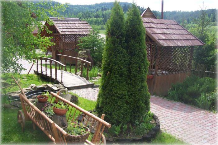 Hôtel Boykivskiy Dvir à Yasenitsa Zamkova Extérieur photo
