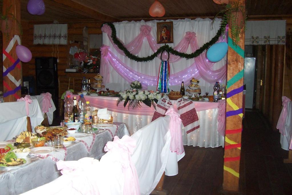 Hôtel Boykivskiy Dvir à Yasenitsa Zamkova Extérieur photo