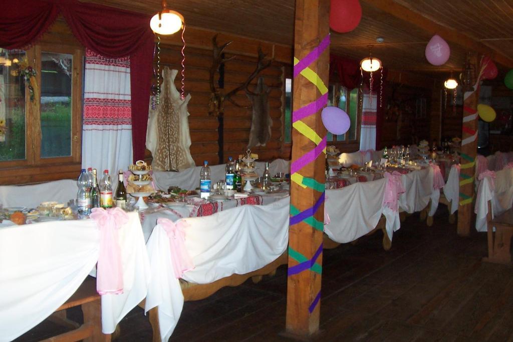 Hôtel Boykivskiy Dvir à Yasenitsa Zamkova Extérieur photo