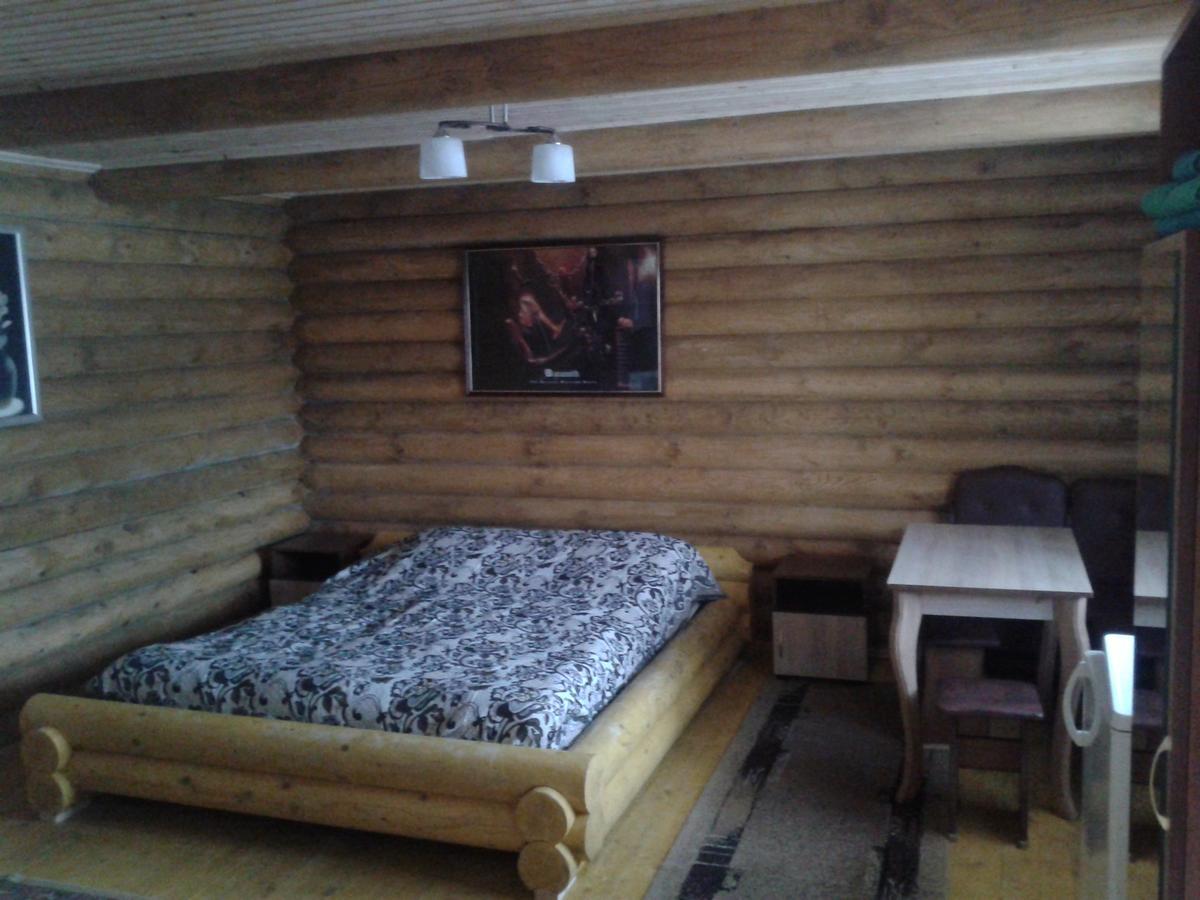 Hôtel Boykivskiy Dvir à Yasenitsa Zamkova Extérieur photo